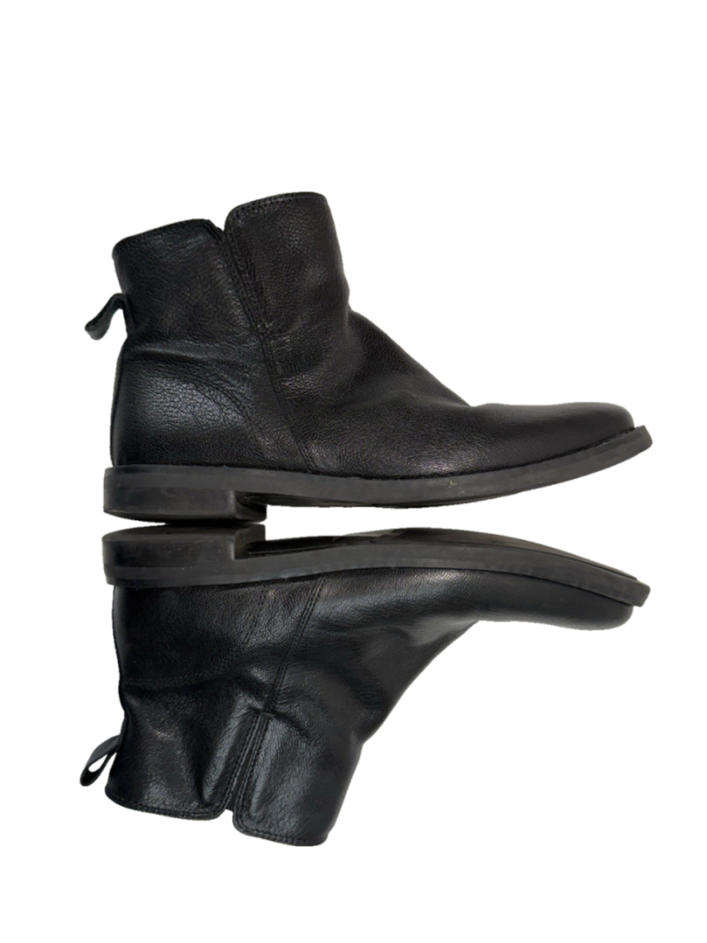 Cynthia Rowley black leather Chelsea boots zip size 9